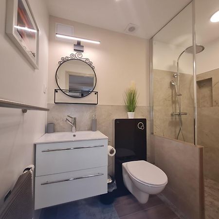 Csever Apartman Тата Екстериор снимка