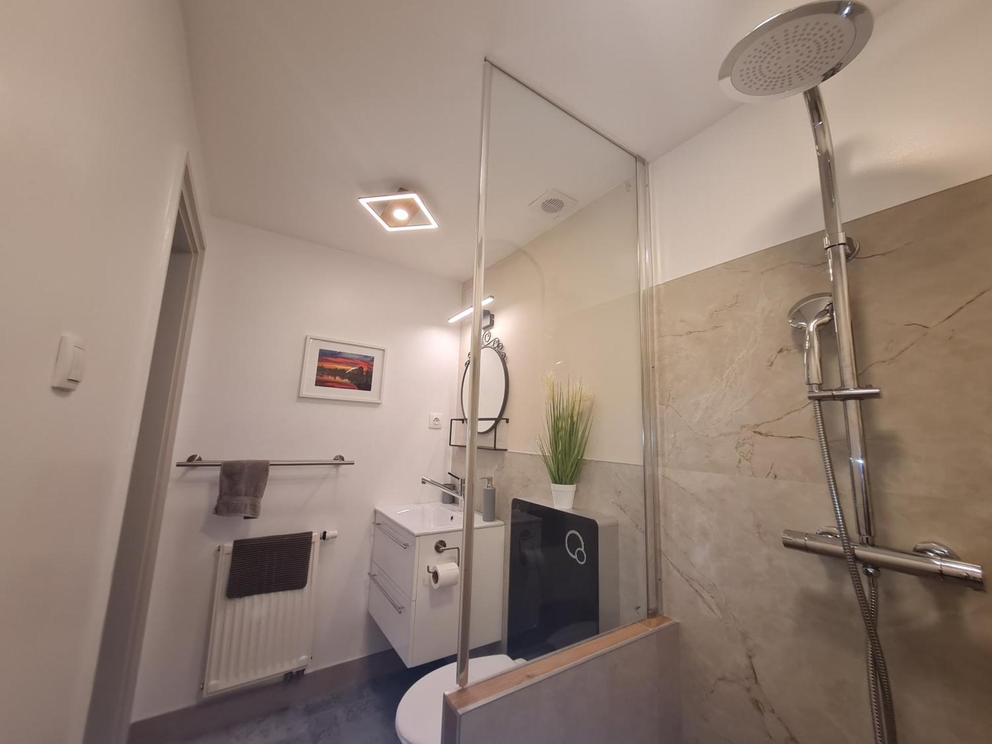 Csever Apartman Тата Екстериор снимка