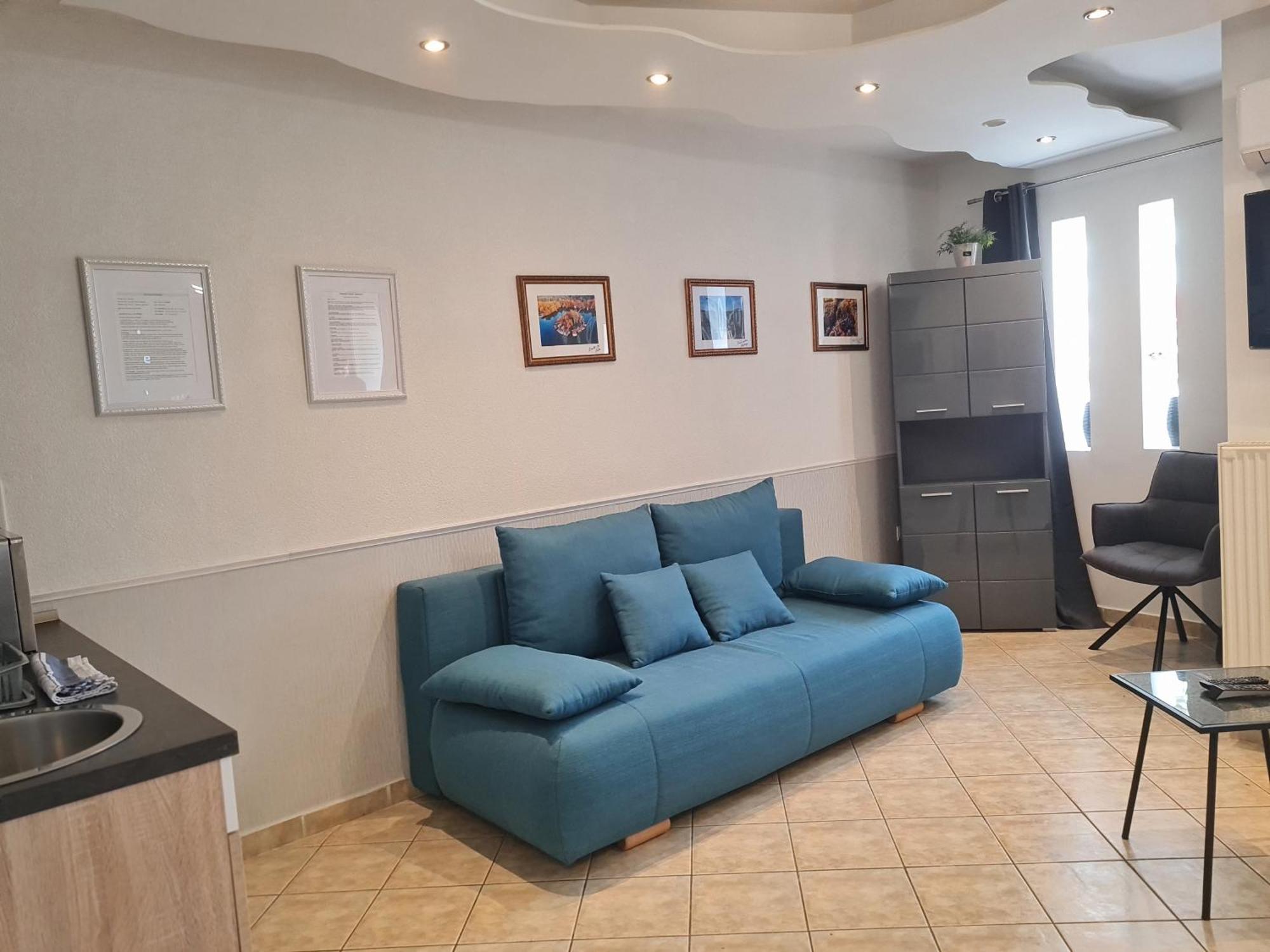 Csever Apartman Тата Екстериор снимка