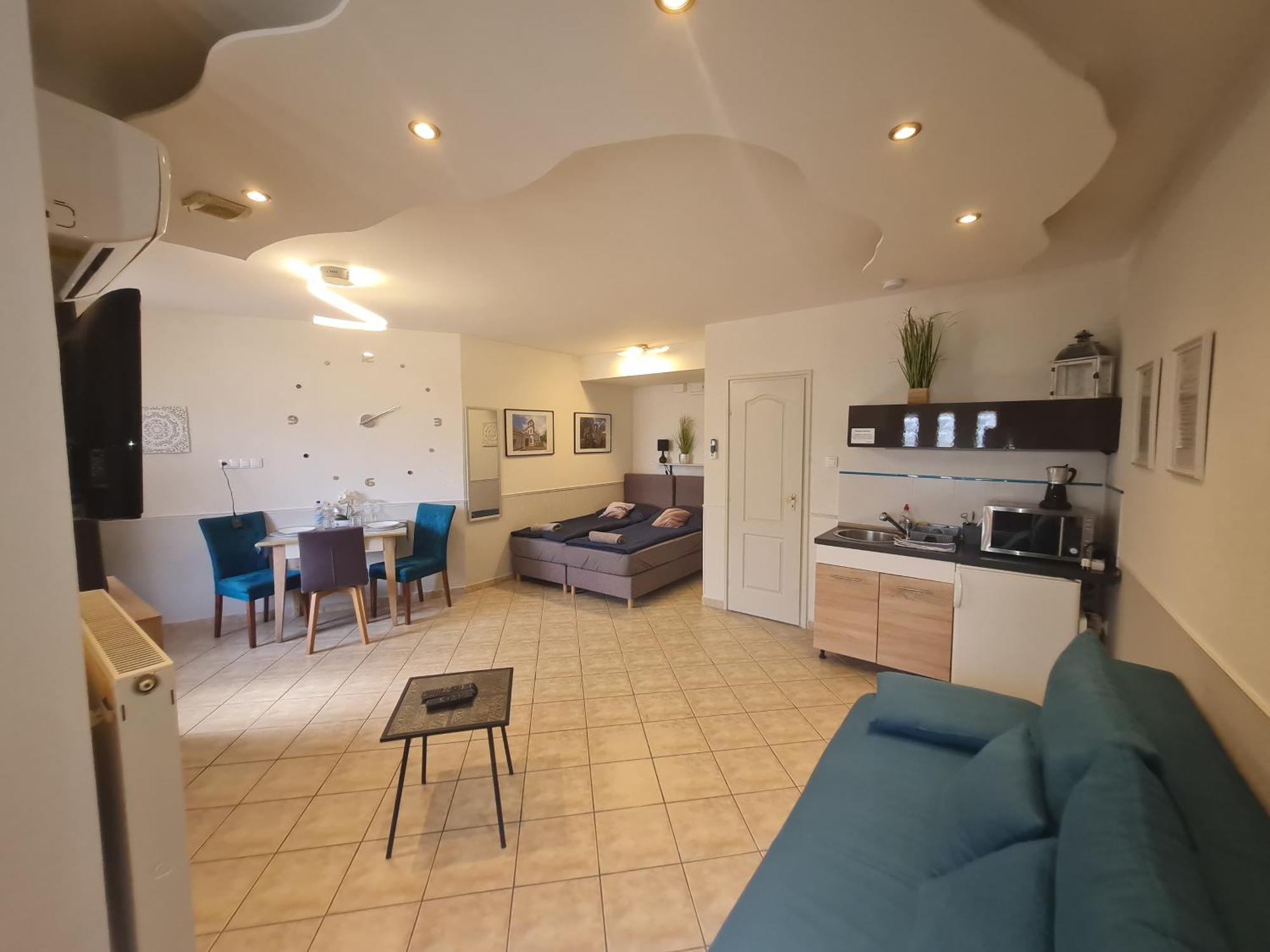 Csever Apartman Тата Екстериор снимка