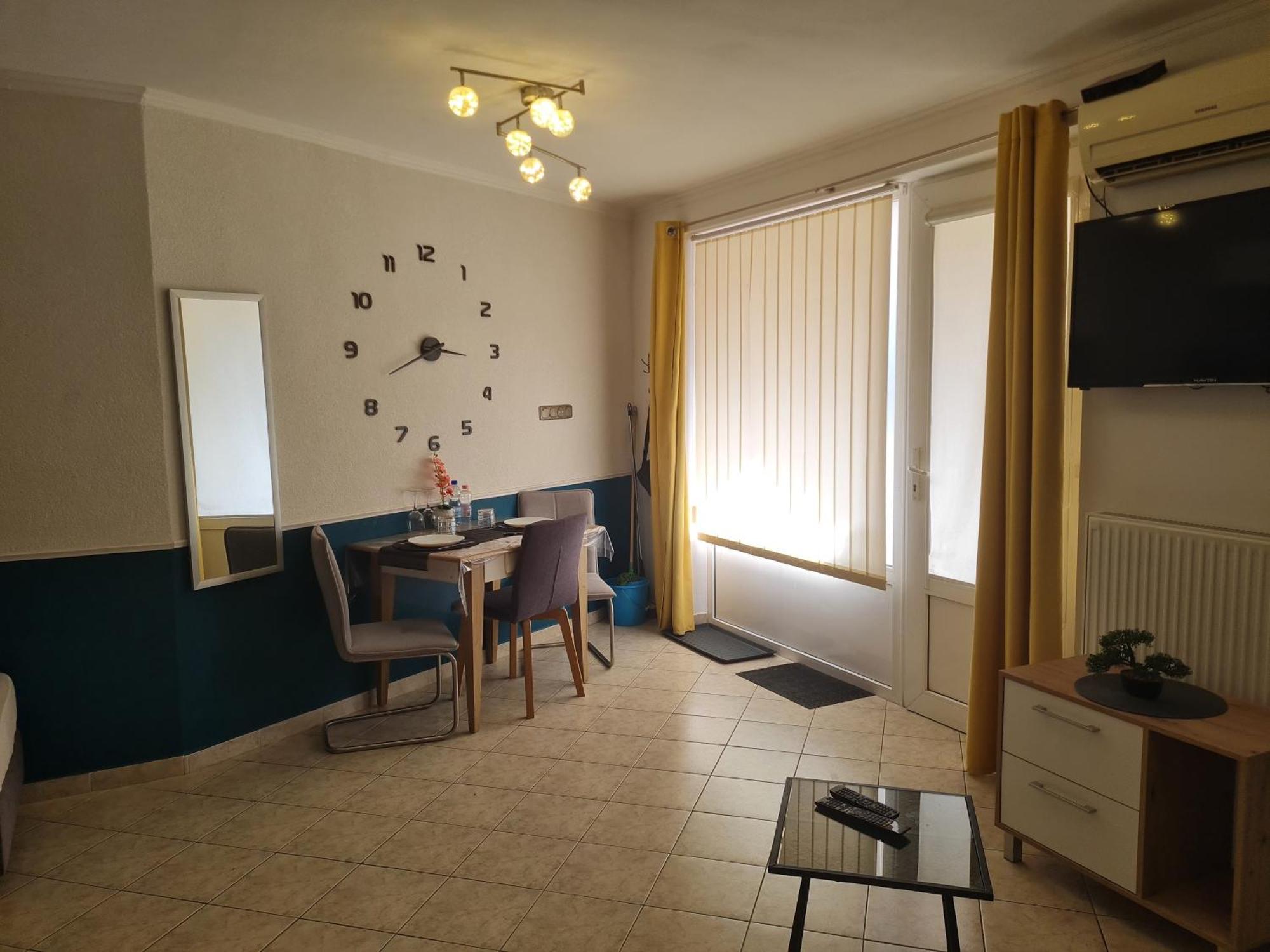 Csever Apartman Тата Екстериор снимка