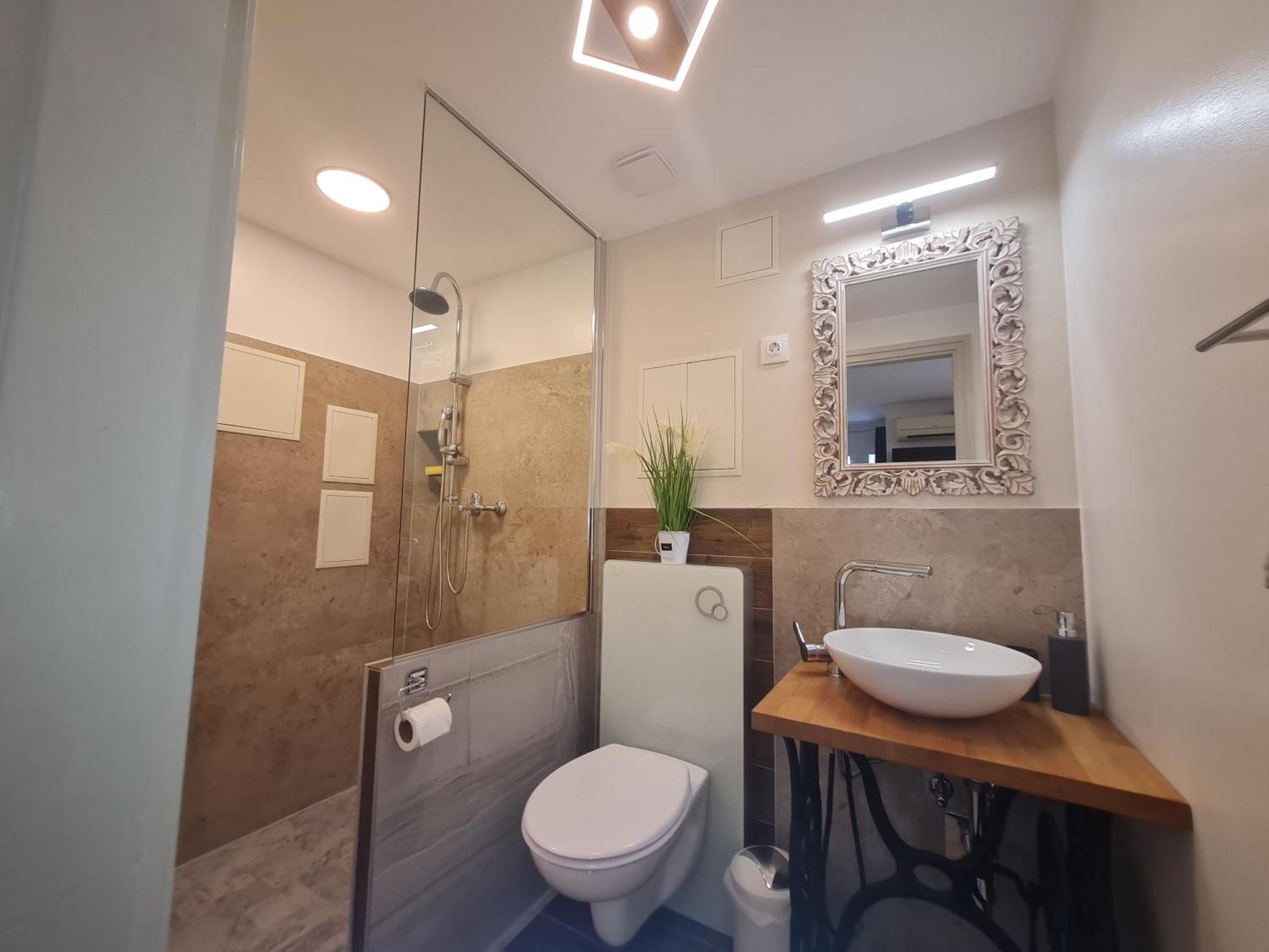 Csever Apartman Тата Екстериор снимка